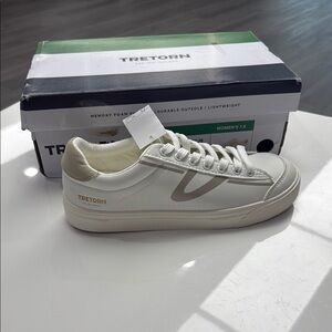 NEW Tretorn Women’s 7.5 Nylite Canvas White and Tan Sneakers (with box)